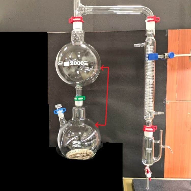 essential oil distillation apparatus